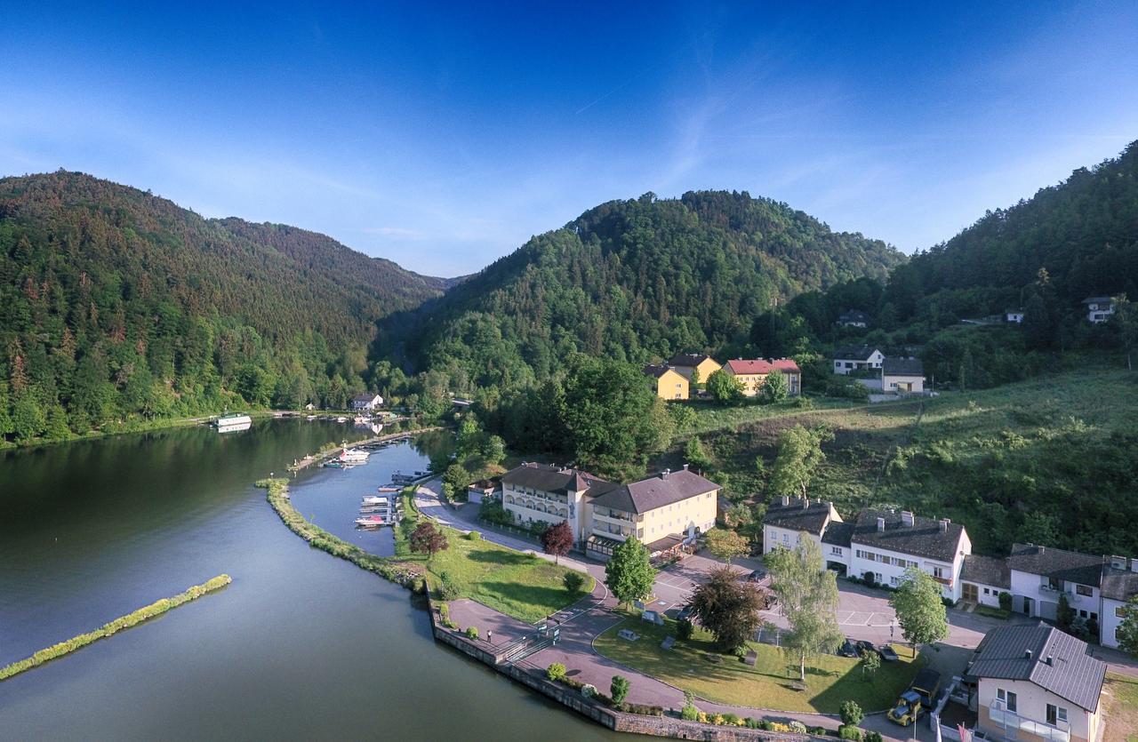 Gasthof - Landhotel Ernst Untermuhl Dış mekan fotoğraf